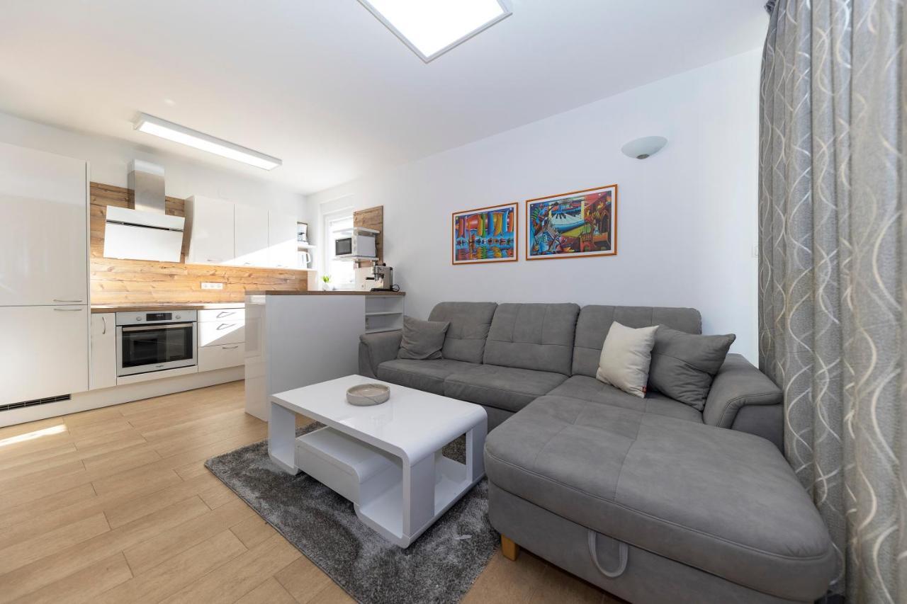 Joy 2 Apartment Novalja Ngoại thất bức ảnh